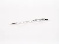 Stylo bille Versailles Pens en métal argenté guilloché, SKU IB02680, sur fond blanc.