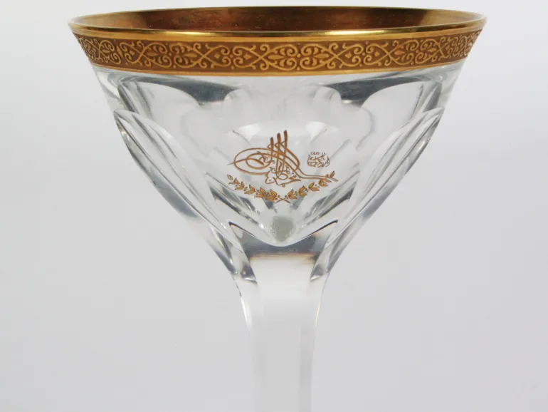 Moser Crystal IB08351 Lady Hamilton crystal glass with gold rim and engraved Turkish Sultan tughra.