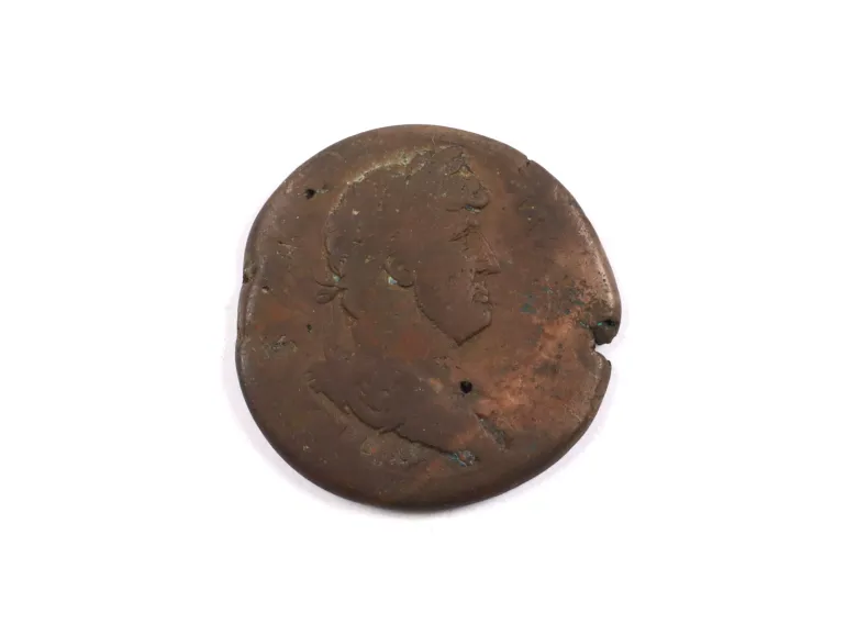 IB09056 Hadrianus Augustus Roman sestertius coin, worn bronze coin with profile portrait of Hadrian.