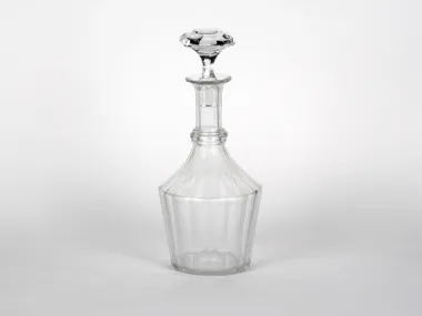 IB04976 Russian crystal decanter with faceted stopper, shown on a white background.