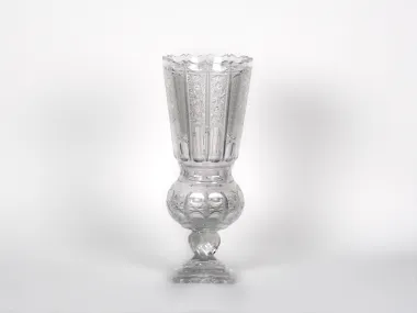 مزهرية كبيرة من البلور المحفور على قاعدة، بحافة مفتوحة، SKU IB05050.
