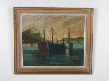 جان ديلاروز، لوحة زيتية على panneau، SKU IB07325، تُظهر زوارق صيد في الميناء داخل إطار خشبي عتيق.