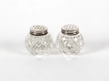 Paire de salerons autrichiens en cristal taillé et argent massif, SKU IB08246.