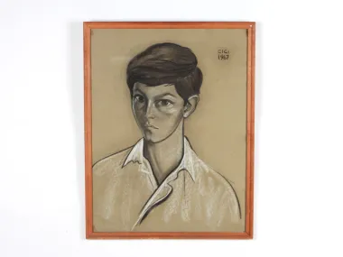 Cici Tommaseo Sursock, gouache Portrait de Garçon, signée 1967, IB08760 ; portrait encadré d’un garçon sur fond beige.