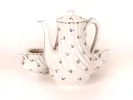 طقم شاي هافيلاند IB01008 من الخزف يضم إبريق شاي ووعاء قشدة وسكرية، أبيض مع زخارف زهرية صغيرة زرقاء وحمراء.