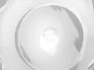 صحن من البلور المحفور Saint Louis، منظر من الأسفل، مُوقَّع، SKU IB01096.