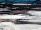 IB01196 لوحة زيتية على الخشب لمنظر طبيعي تجريدي، بضربات فرشاة أفقية بالأسود والرمادي والأبيض، مُوقَّعة.