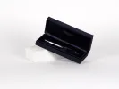 Stylo bille Versailles IB02684 en métal argenté guilloché, présenté dans un coffret ouvert.