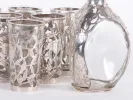 IB05374 Service à whisky Dimple en argent massif avec bouteille et six verres longs, décor floral en argent visible.