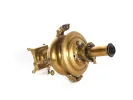 IB05734 pied de lampe samovar russe en laiton, présenté sur fond blanc.