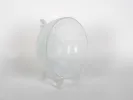 Coupe Art Déco Etling, SKU IB06211, en verre opalescent moulé-pressé, décor de raisins, présentée sur un support transparent.