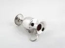 Carafe en métal argenté Habis, SKU IB06518, vue sur fond blanc avec corps rond, anse en boucle et pied strié.