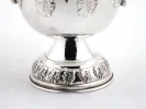 كأس Art Nouveau ذو قبضتين على قاعدة، بزخرفة نباتية، SKU IB06620.