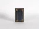 SKU IB06638 : livre relié en cuir sombre, fermé, avec dorures ornées, Les Fables de Florian.