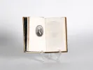 SKU IB06638 : livre ancien ouvert « Les Fables de Florian », reliure en cuir doré, portrait en frontispice et tranches décorées.