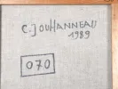 كلود جوهانيو، IB07281: لقطة مقرّبة لظهر القماش مع توقيع بخط اليد وتاريخ 1989 وعلامات جرد.