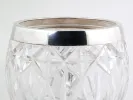 Centre de table Alfred Pollak IB08095 en cristal taillé avec bord en argent massif et motif facetté.