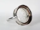 SKU IB08125 : panier en argent massif à une anse d’Alfred Pollak avec récipient en cristal taillé, sur fond blanc.