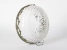 SKU IB08137, présentoir en cristal taillé et argent massif de Jakob Matzner, plat rond avec bordure argentée ornée sur support.