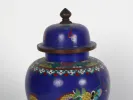 Potiche chinoise en émail cloisonné à couvercle, SKU IB08317, décor de dragons bleus.