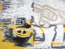 Evgenia Demnieveska, Les Pistolets, SKU IB08758 : peinture abstraite en 4 panneaux avec larges coups de pinceau blancs, bandes grises et touches jaunes.